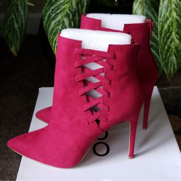 ♥️ NEW! Aldo Tuxedo Women Pointed Toe Canvas Red Ankle Boot ♥️ - Picture 8 of 11